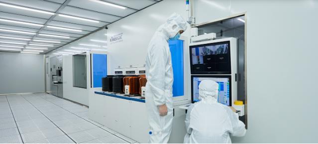 國產首臺！萬業企業：高能離子注入機通過客戶驗證 芯片制造關鍵一環